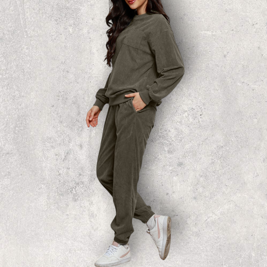 Round Neck Sweatshirt and Sweatpants Set