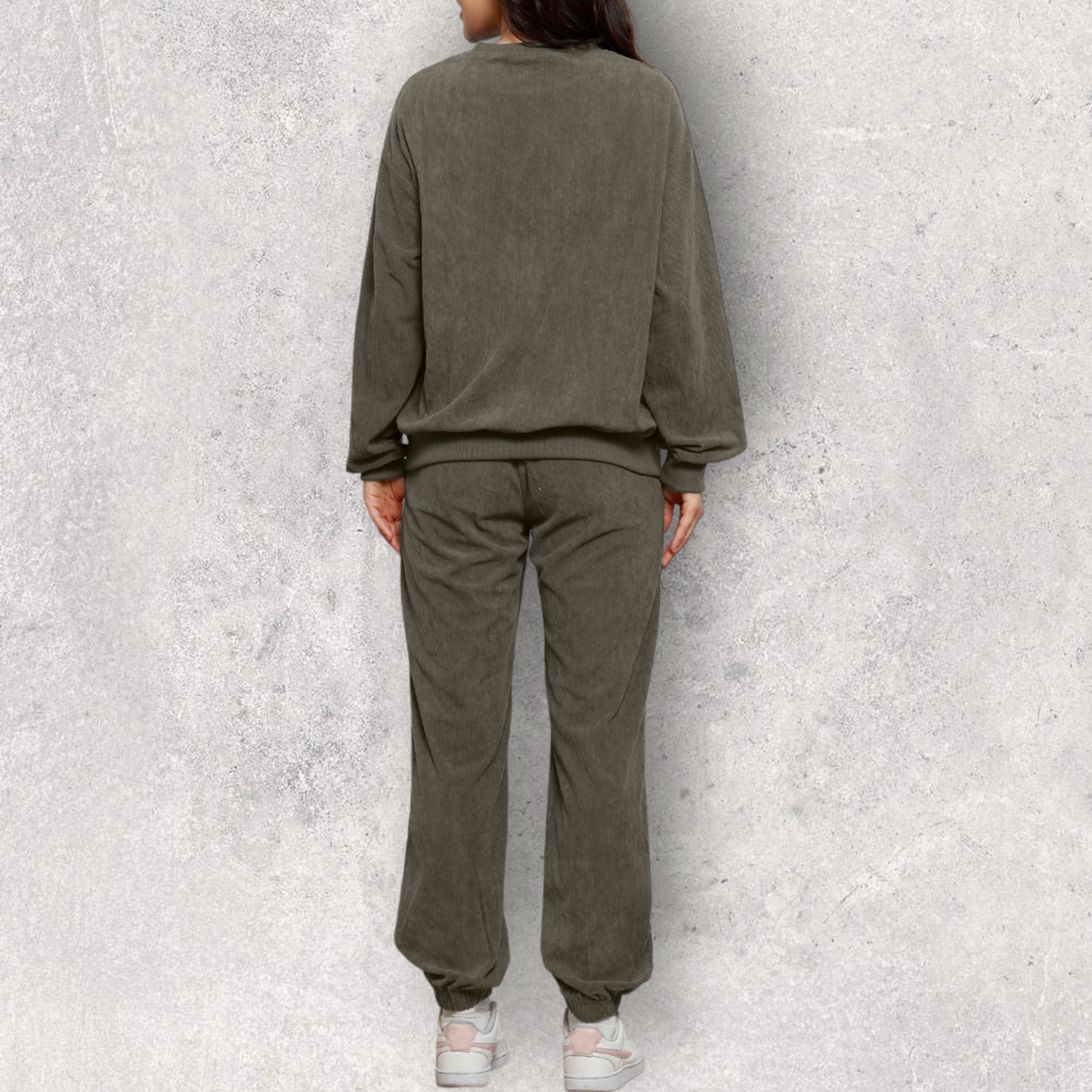 Round Neck Sweatshirt and Sweatpants Set