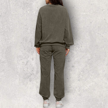 Round Neck Sweatshirt and Sweatpants Set